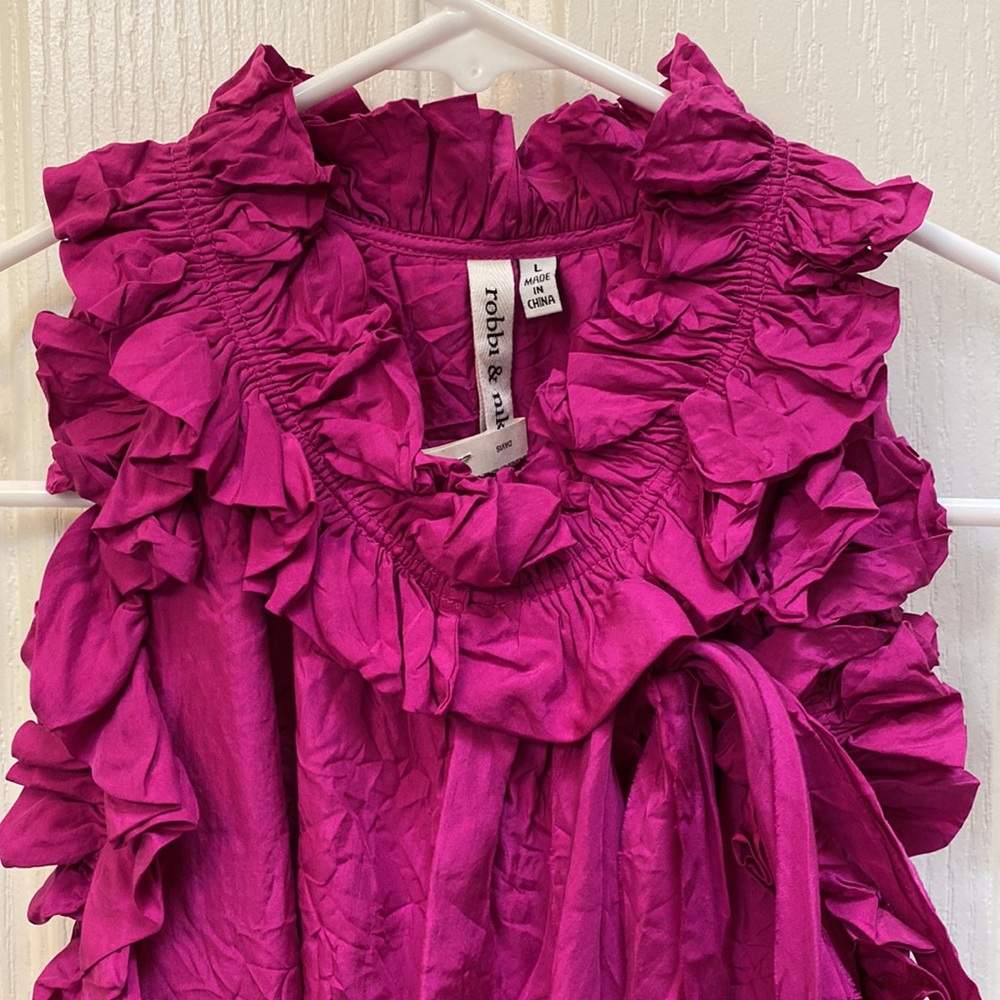 Robbi & Nikki Silk Ruffled Tank - Picture 2 of 5